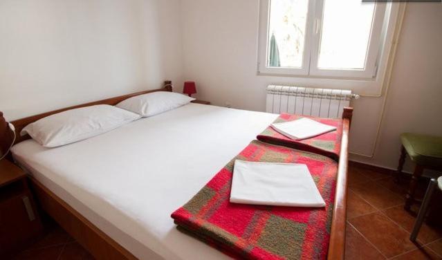 Apartments & Rooms M Petrovac Pokoj fotografie