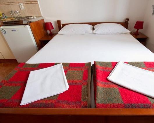 Apartments & Rooms M Petrovac Pokoj fotografie