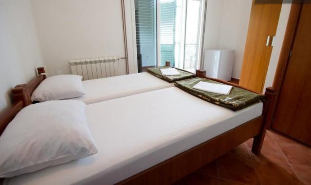 Apartments & Rooms M Petrovac Pokoj fotografie
