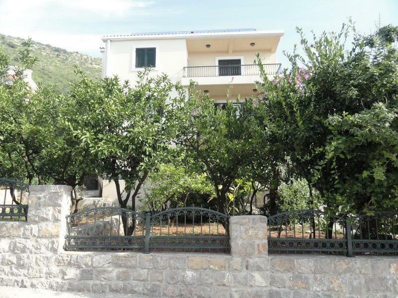 Apartments & Rooms M Petrovac Exteriér fotografie